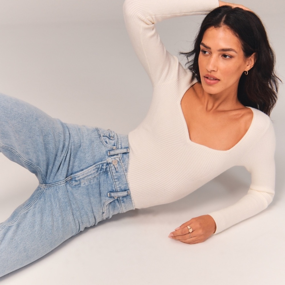 Abercrombie The 90s Straight Ultra High Rise